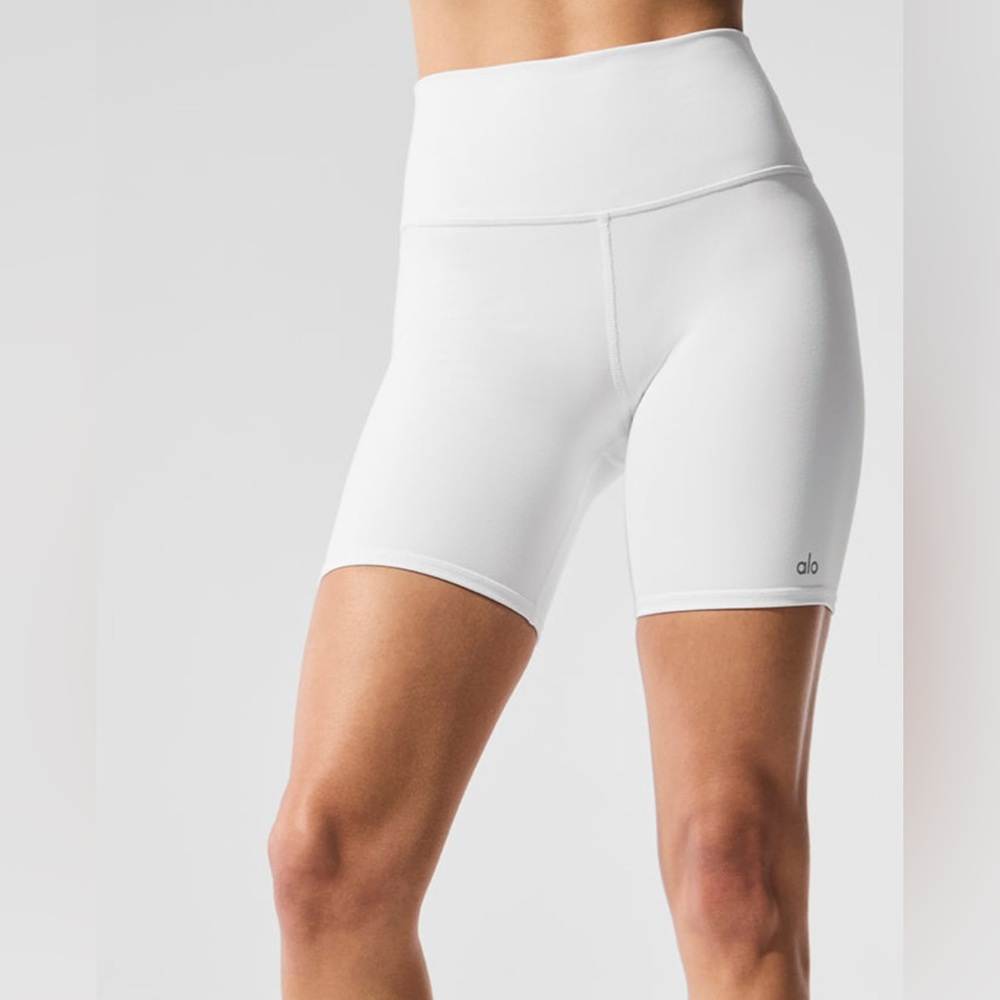 ALO Yoga Women's  white Bike Shorts size medium